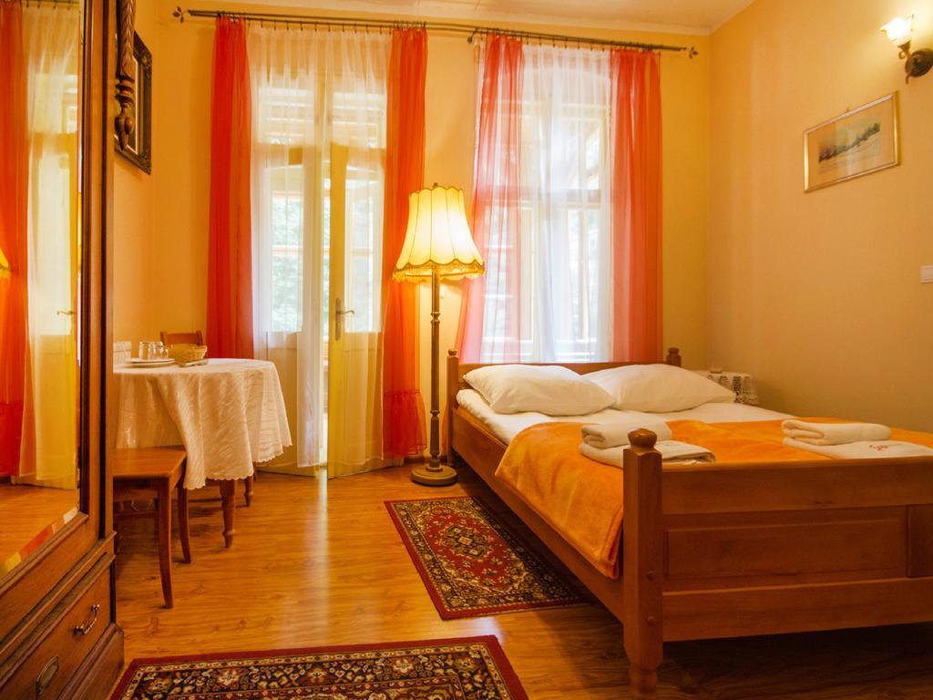 Willa Jagniatkow Bed & Breakfast Екстериор снимка