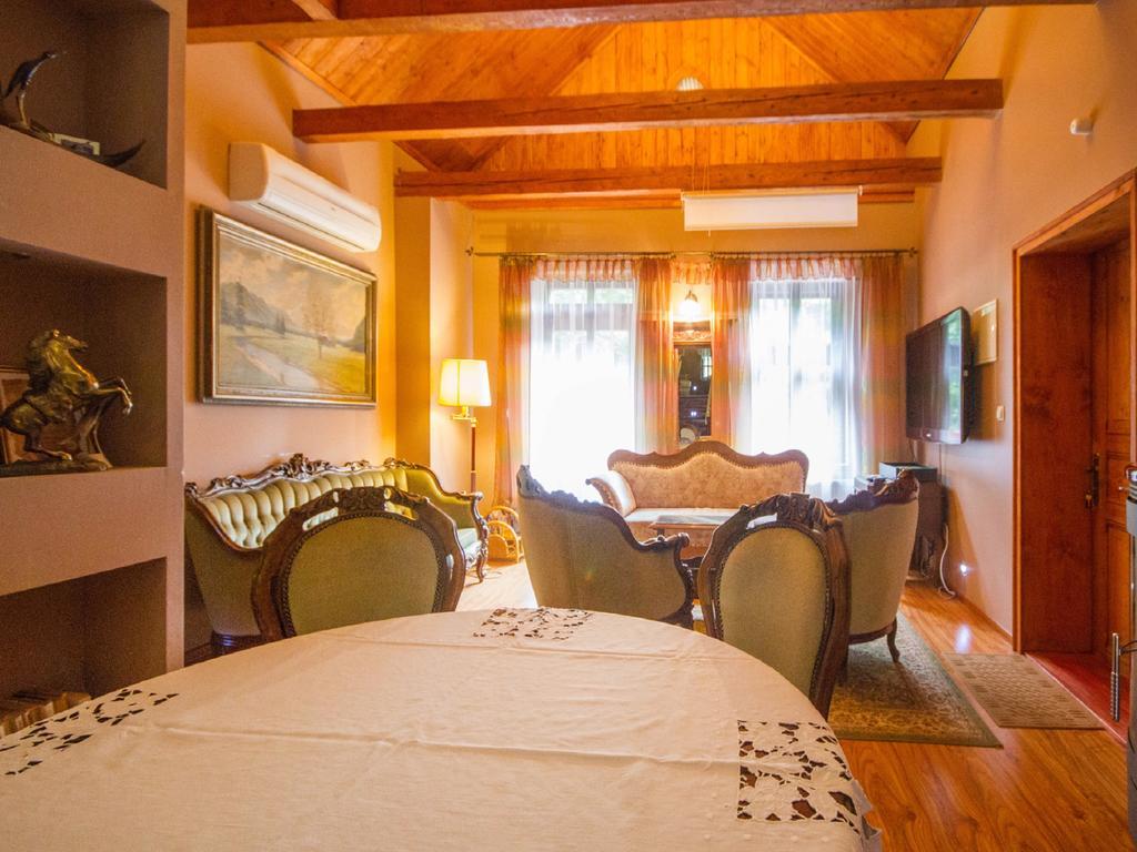 Willa Jagniatkow Bed & Breakfast Екстериор снимка