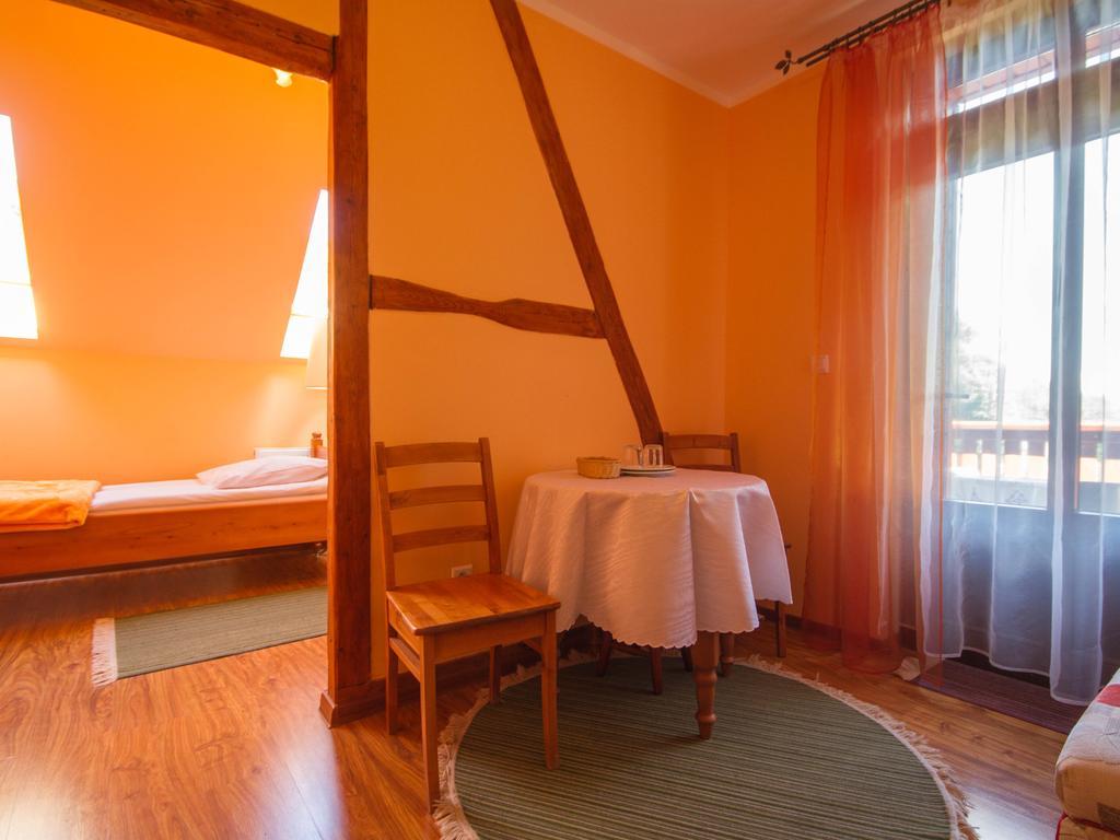 Willa Jagniatkow Bed & Breakfast Екстериор снимка