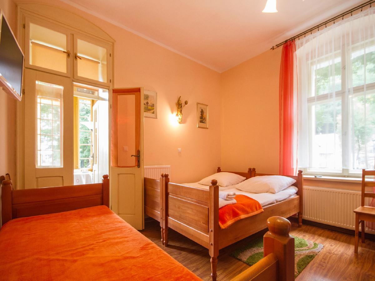 Willa Jagniatkow Bed & Breakfast Екстериор снимка